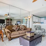 Majestic Beach Resort Tower 1-711